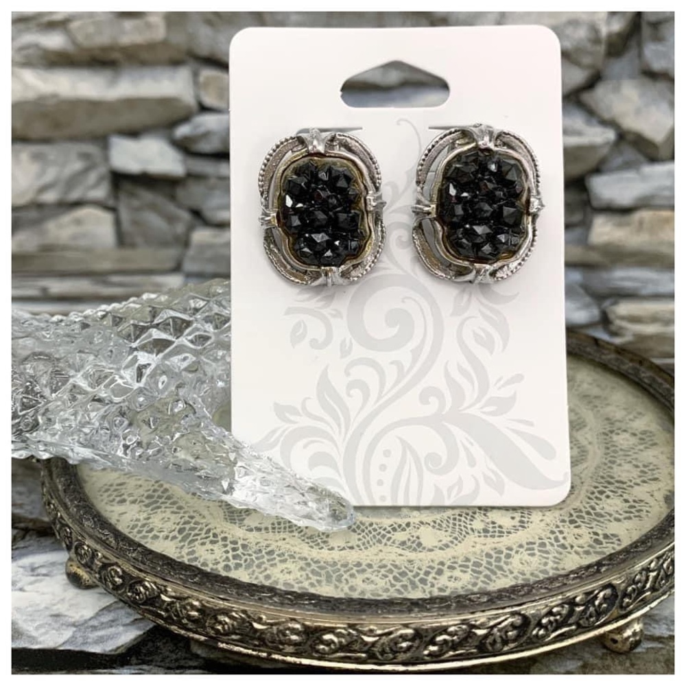 Vintage Signed Whiting Davis Black Hematite Geode Cabochon Silver Clip Earrings